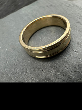 Grooved Edge Gold Band