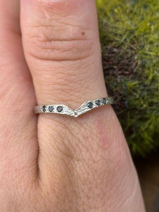 Diamond-clad V Band