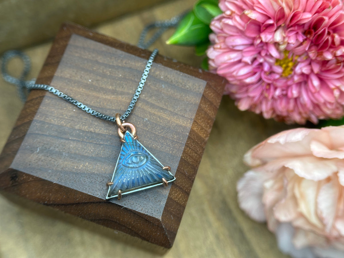 Labradorite Oracle Pendant