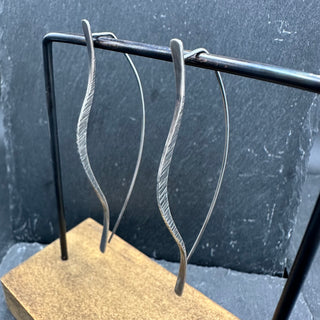 Curvy Wire Earrings