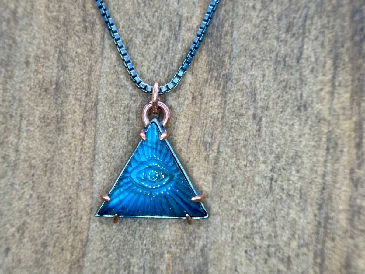 Labradorite Oracle Pendant