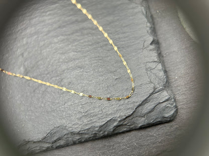 Gold Keyhole Chain