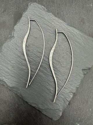 Curvy Wire Earrings