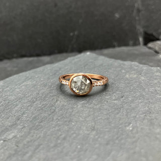 Scry Diamond Ring