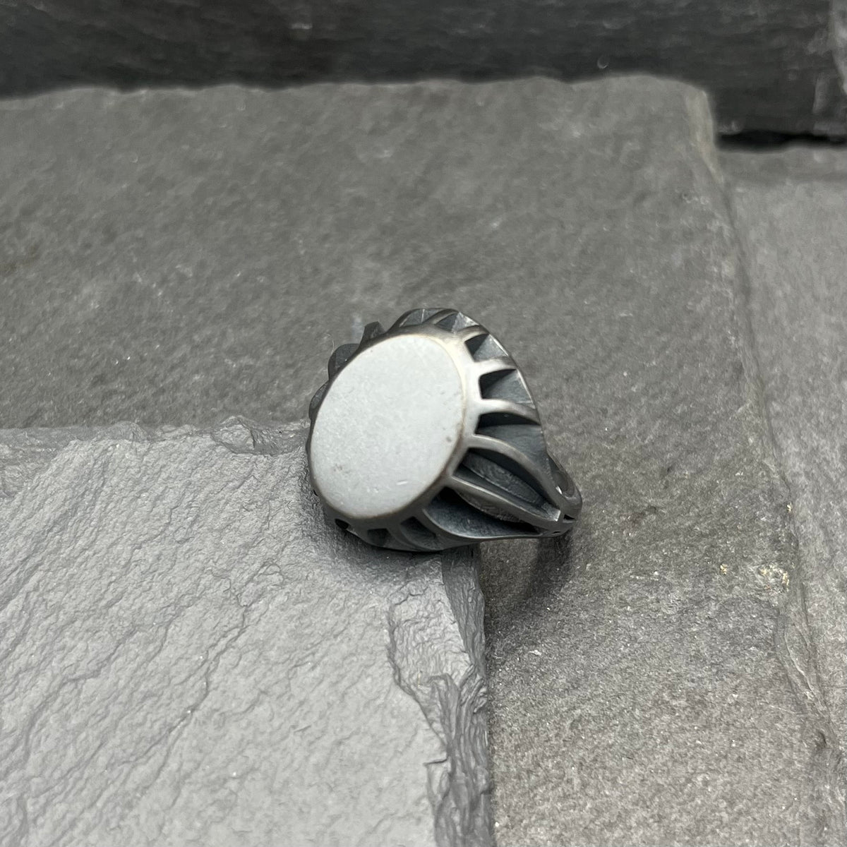 Pop Up Signet Ring