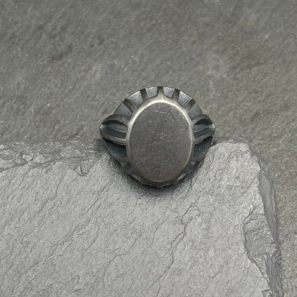 Pop Up Signet Ring