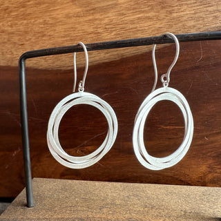 Interlocking Circles Earrings