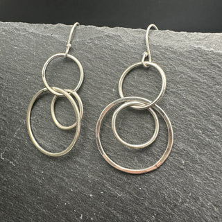 Interlocking Circle Earrings