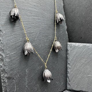 Noir Tulip Necklace