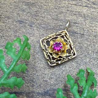 Floral Lab Ruby Charm