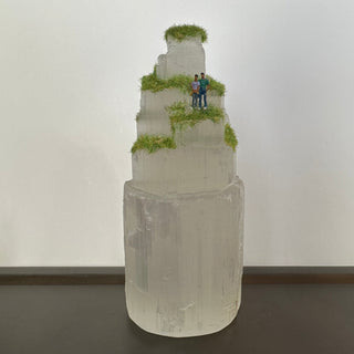 Selenite Crystal Diorama - 2 Figures: The Pose