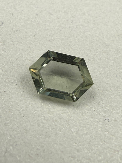 SAP217- Pale Green Sapphire
