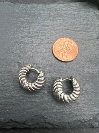 Twisted Silver Huggies