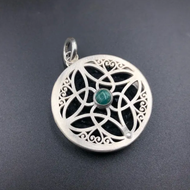 Custom memorial & sentimental piece by Balefire