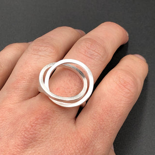 Interlocking Circles Ring
