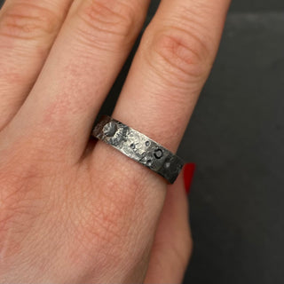 Craters of the Moon Ring with Black Diamonds