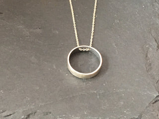 Circle Necklace - Medium