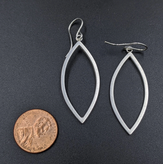 Leaf Shape Wire Earrings